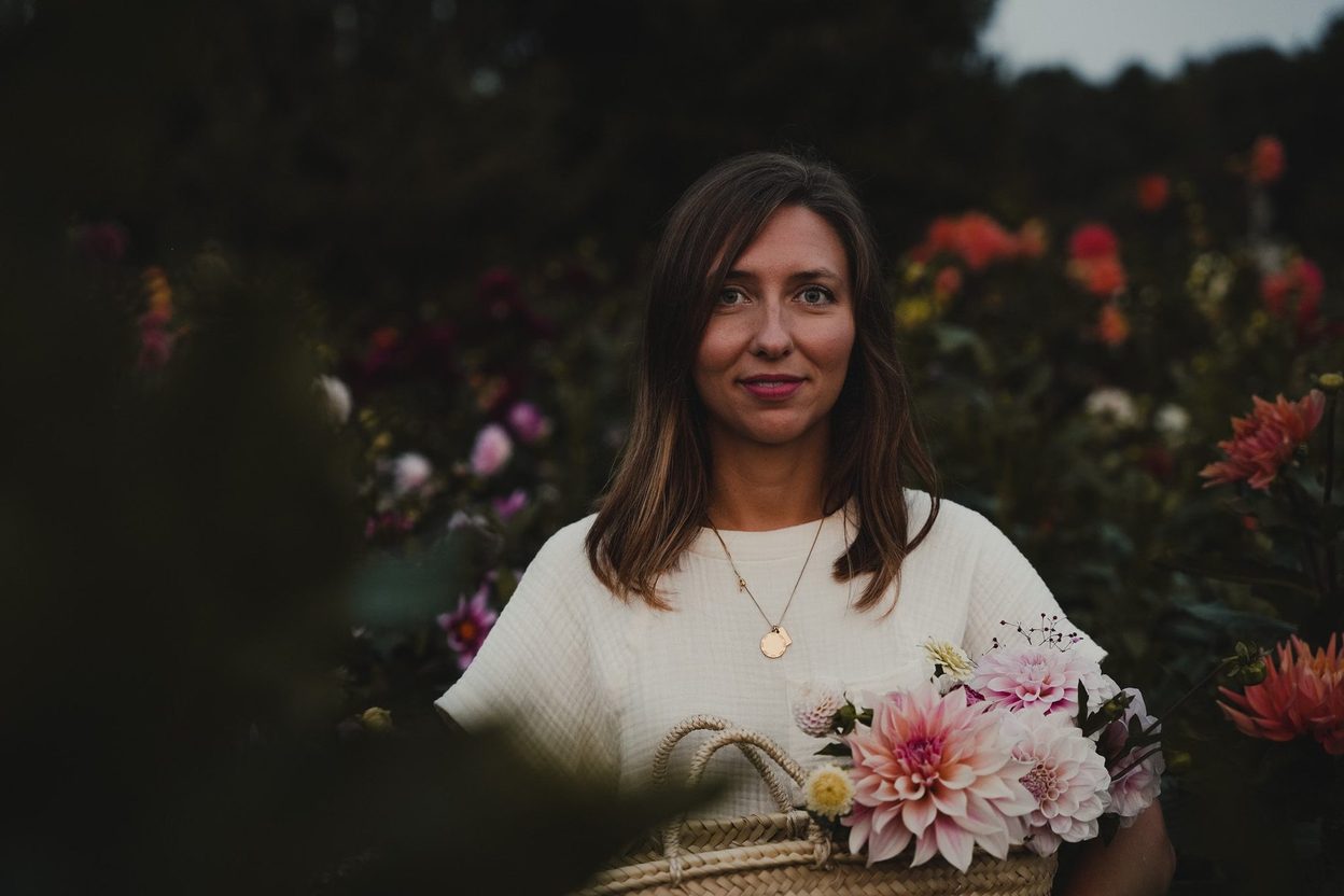 Garden-inspired wedding florals by De La Terre Floral