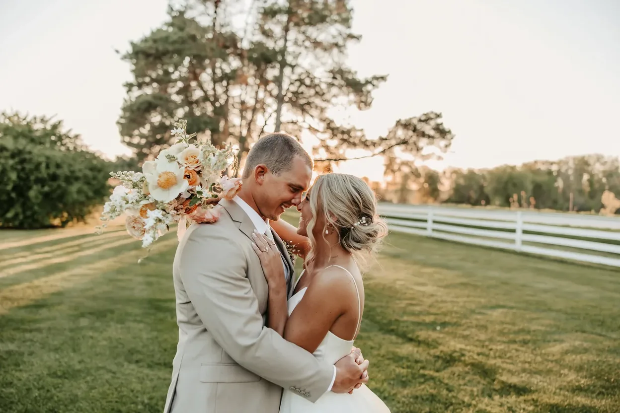 Garden-inspired wedding bouquet by De La Terre Floral